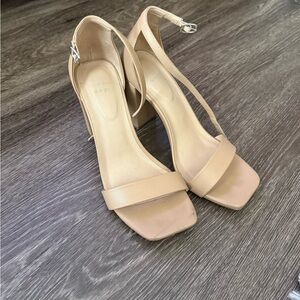 Elegant Beige Women's Sandals
